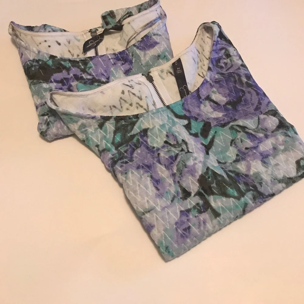 Crop top, floral Blue, Purple, green Jessica Simpson flowers Small cap sleeve - Picture 8 of 9